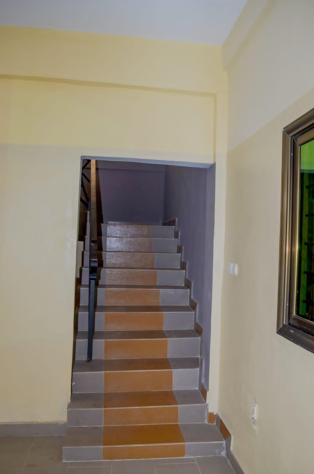Volée d'escalier desservant les étages